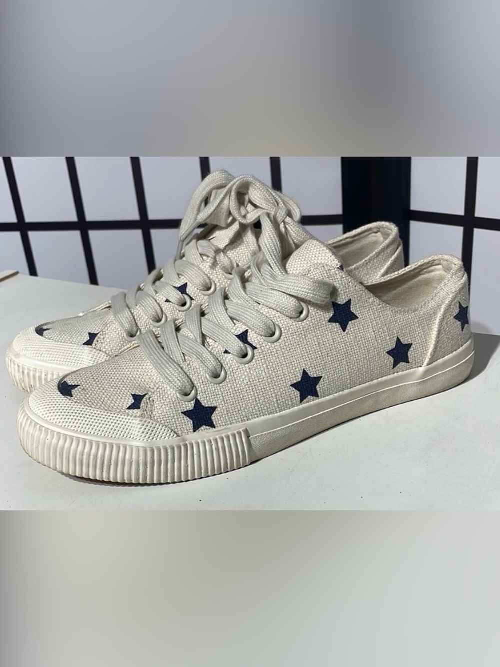 Star spangled cream/navy sneakers - women’s size 7
